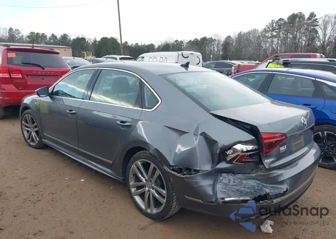 2017 Volkswagen Passat 1.8T R-Line из США, поврежденный, VIN 1VWDT7A33HC058444